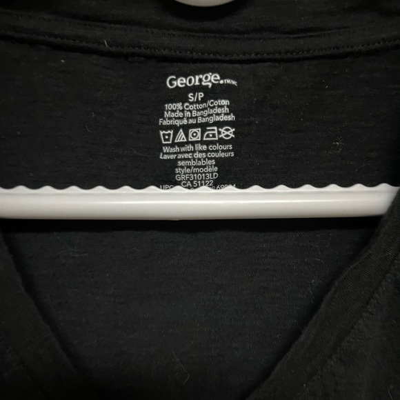 Tee Shirt Size SM Women’s US Short Sleeve Casual - Picture 2 of 2